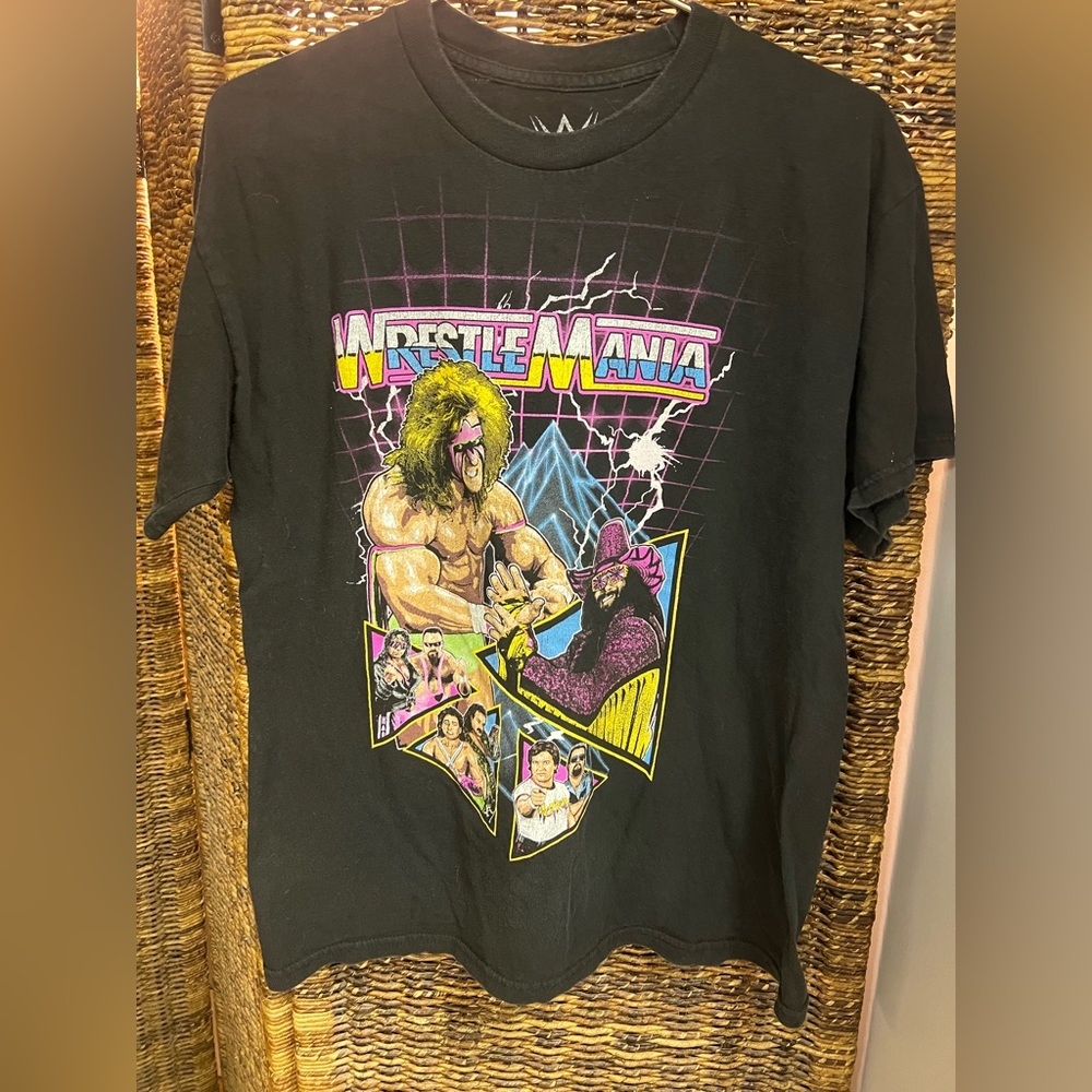 Wrestle Mania- Black shirt w/ front imprint- Size: Medium, Pre-Owned‎